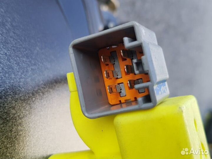 Стеклоподъемник передний правый Land Rover