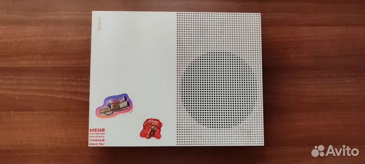 Xbox ONE S 500гб + внешний диск в подарок