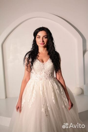 Свадебное платье 42 44 новое