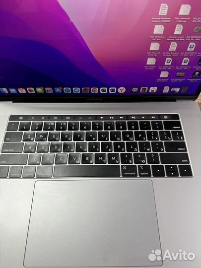 Apple MacBook Pro model 1990 radeon 555x 4 gb