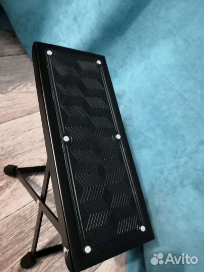 Подставка для ноги гитариста