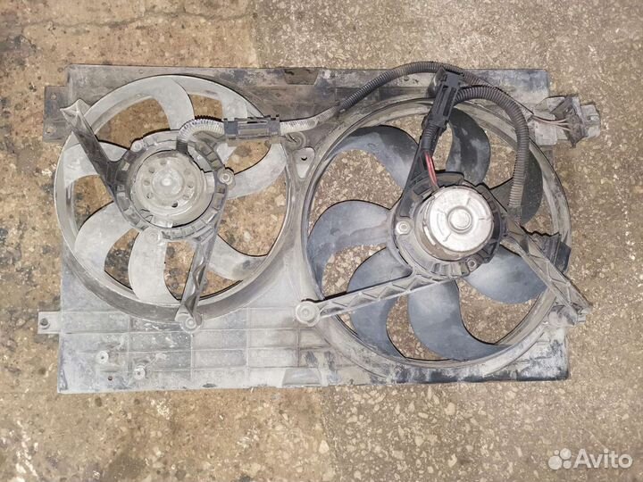 Вентилятор охлаждения Skoda Octavia A4 Tour