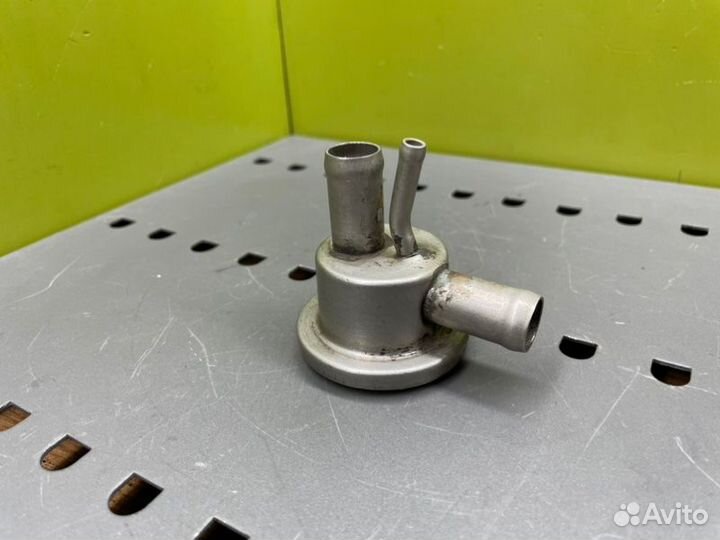 Демпфер давления топлива Mercedes W123 M110.989