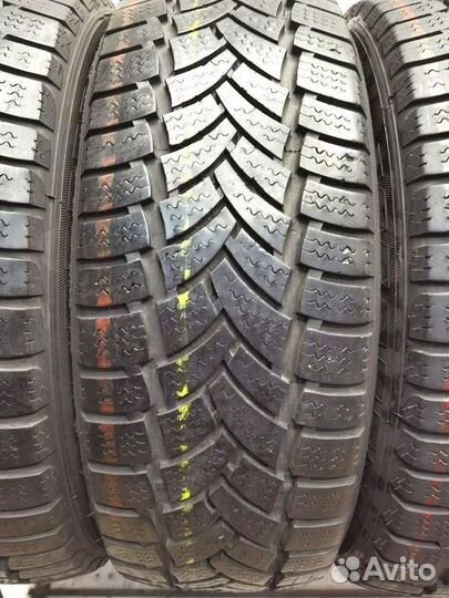 Vredestein ComTrac Winter 215/60 R16 110H