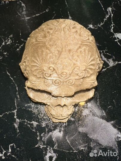 Декор, Череп жрицы Мая с цветами