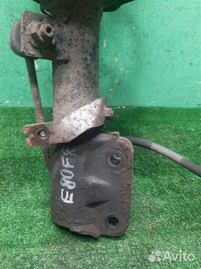 Стойка амортизатора передняя правая Mitsubishi Gr