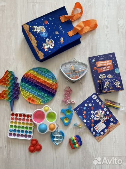 Пакетом :часы будильник и другое