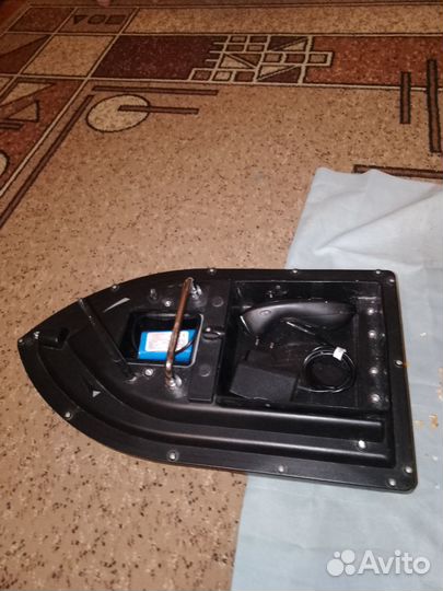 Прикормочный кораблик