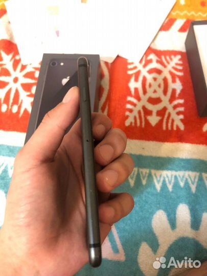 Телефон iPhone 8 64 gb