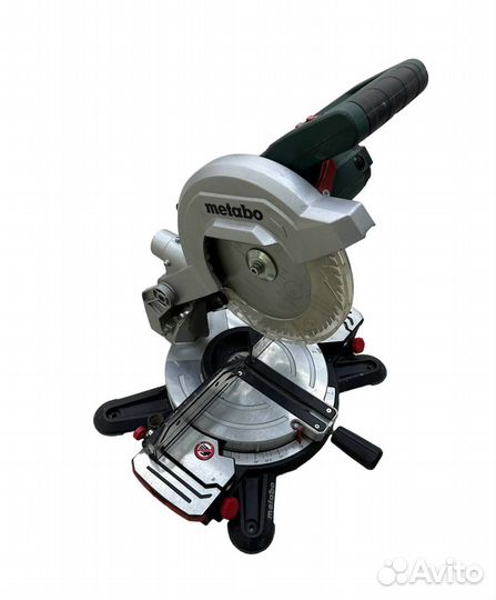 Пила торцовочная metabo KS 216 M Lasercut