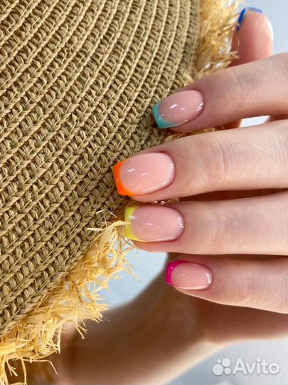 Маникюр и педикюр