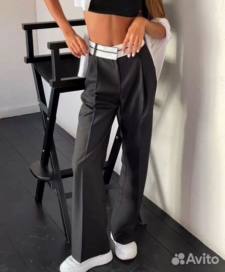 Брюки с белым поясом палаццо