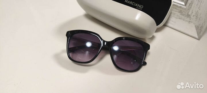 Солнцезащитные очки женские guess