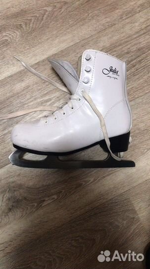 Коньки Б/у белые 36, с рисунком 35