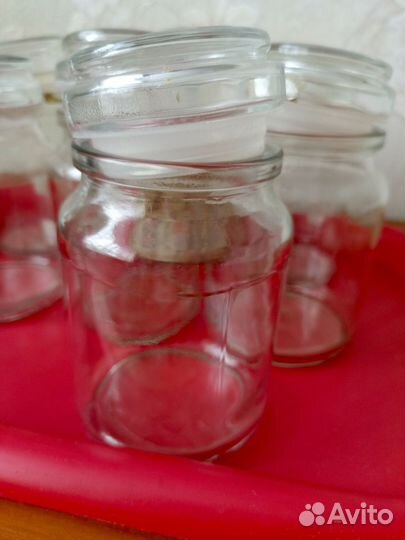 Банки стеклянные с герметичными крышками