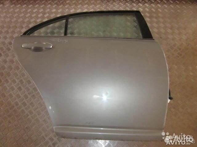 Задняя правая дверь Toyota Avensis II новая оригин