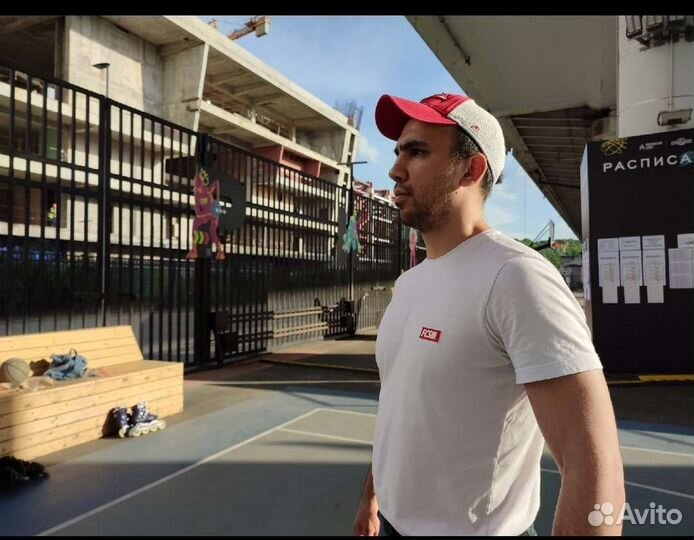 Инструктор по роликам. конькам и велосипеду