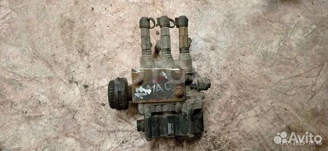 Кран уровня подвески Renault Magnum 2 2000