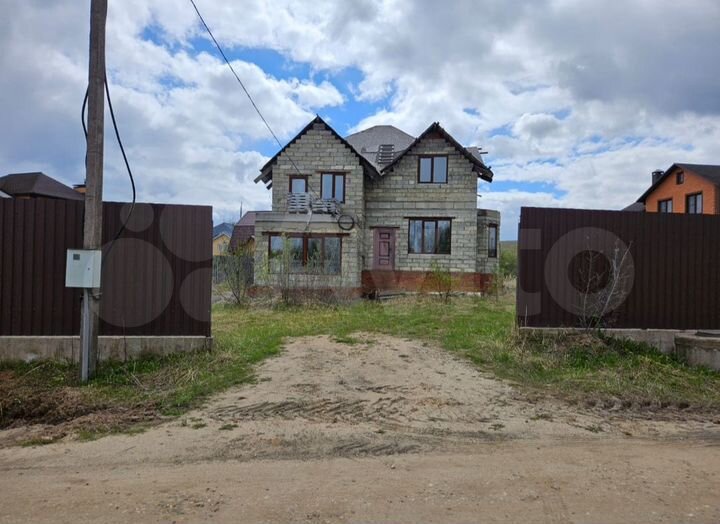 Дом 230 м² на участке 12 сот.