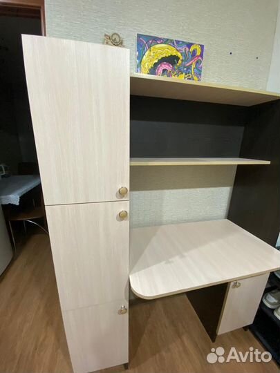 Детский письменный стол