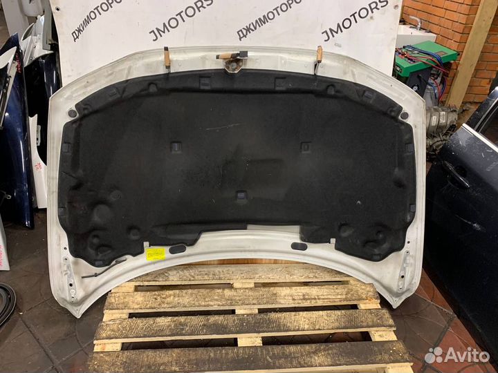 Капот Вольво V70 XC70 S60 платформа p2 В сборе