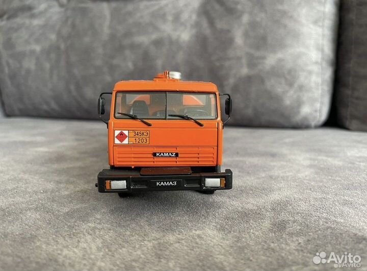 Модель камаз-бензовоз 1/43