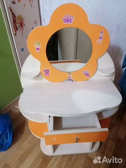 Детский туалетный столик для девочки