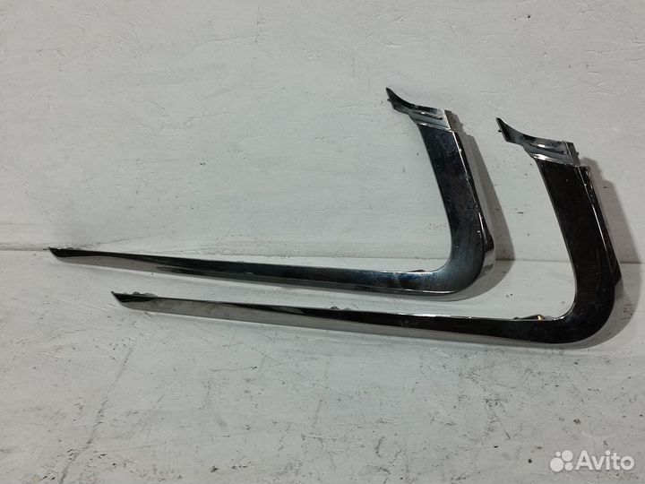 Молдинг переднего бампера верхний левый LADA Vesta