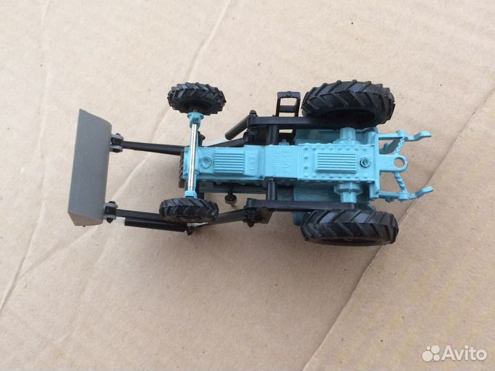 Модель трактора. ссср. 1:43