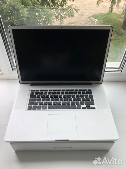 Apple MacBook Pro 17 Late 2011