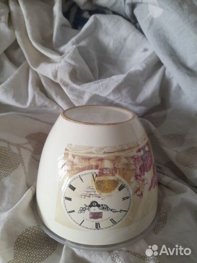 Керамический салатник с крышкой