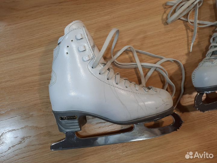 Фигурные коньки risport RF4