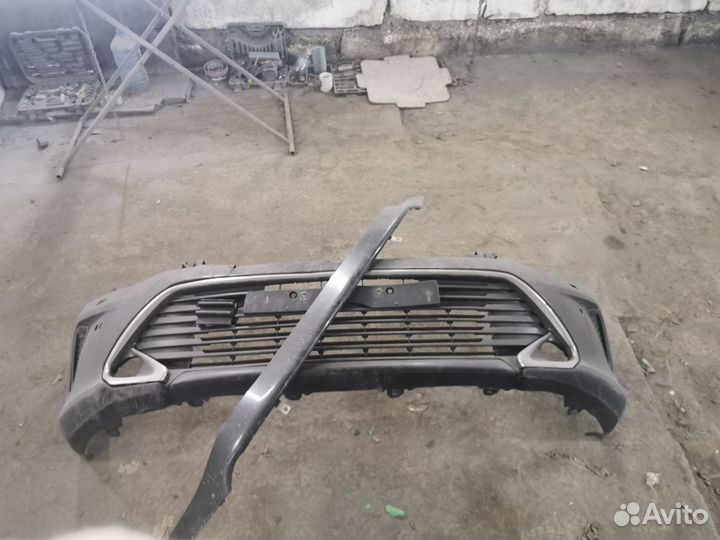 Бампер Toyota camry