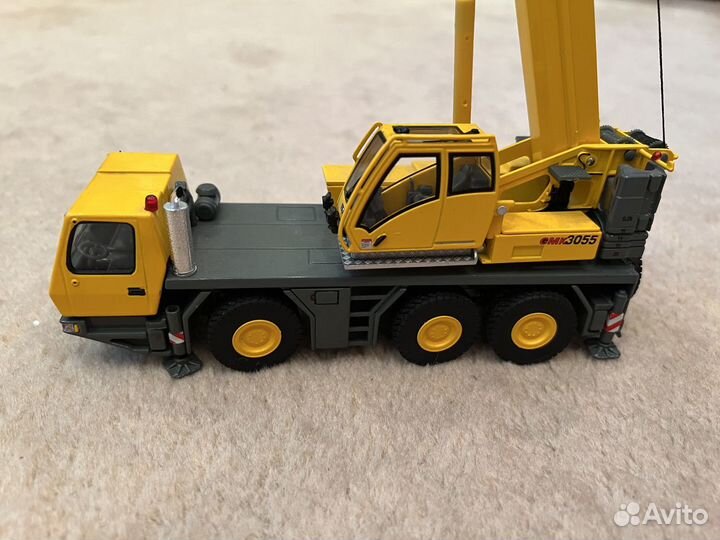 Модель строительного крана Grove 1:50