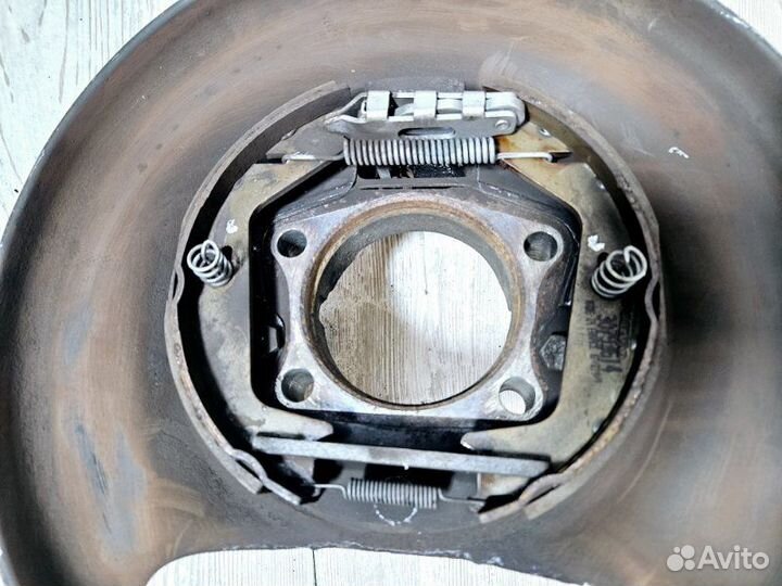 Кулак поворотный задний правый Volvo Xc90 C 85 4.4