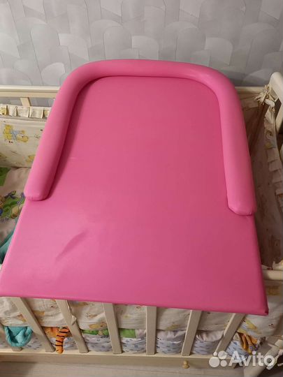 Пеленальная доска на кроватку