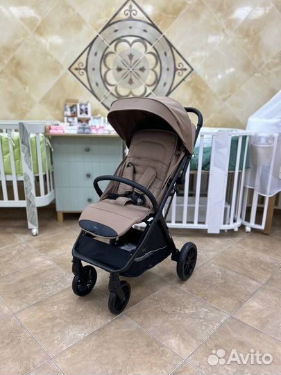 Прогулочная коляска Carrello Nero Melon Beige