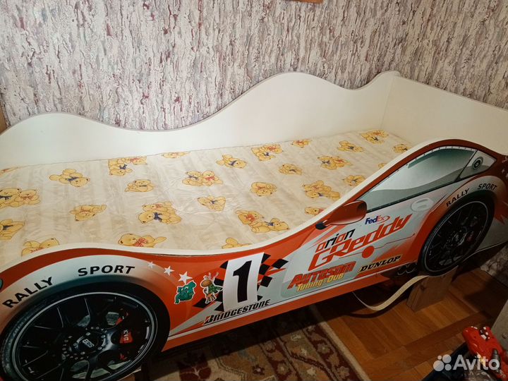 Детская кровать машинка