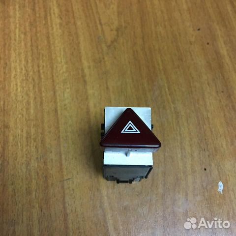 Кнопка аварийной сигнализации Фольксваген Пассат