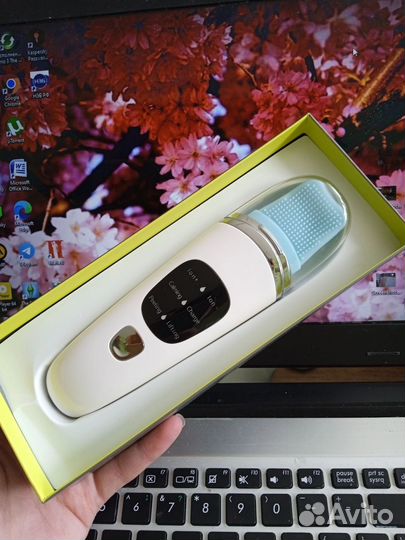 Набор: аппарат и гель для чистки лица