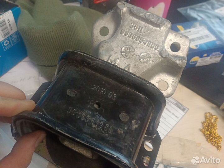 Подушка двс правая Peugeot 307 2.0HDi 00