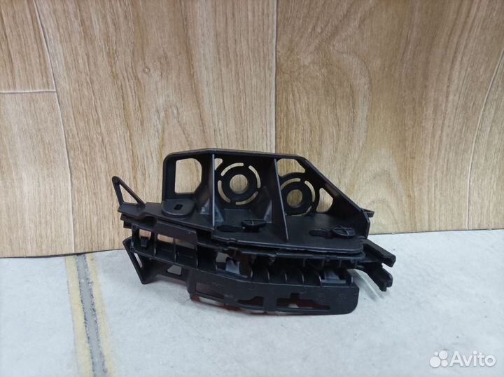 Крепление переднего бампера Пежо 408