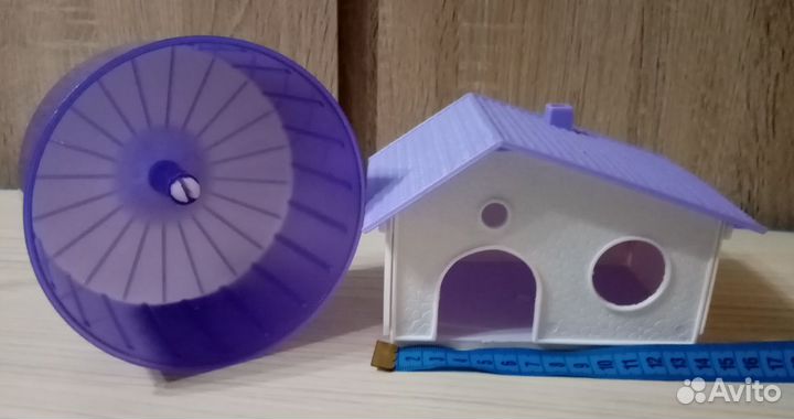 Колесо, домик, кормушки для хомяка