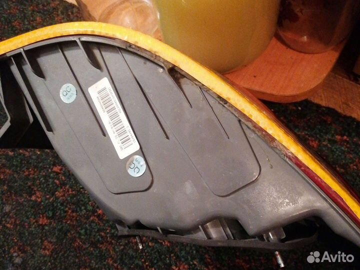 Задний правый наружный фонарь на Киа Рио 3