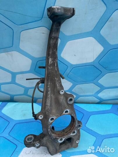 Кулак поворотный передний левый 8K0407253AB