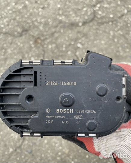 Дросельная заслонка на LADA priora 126