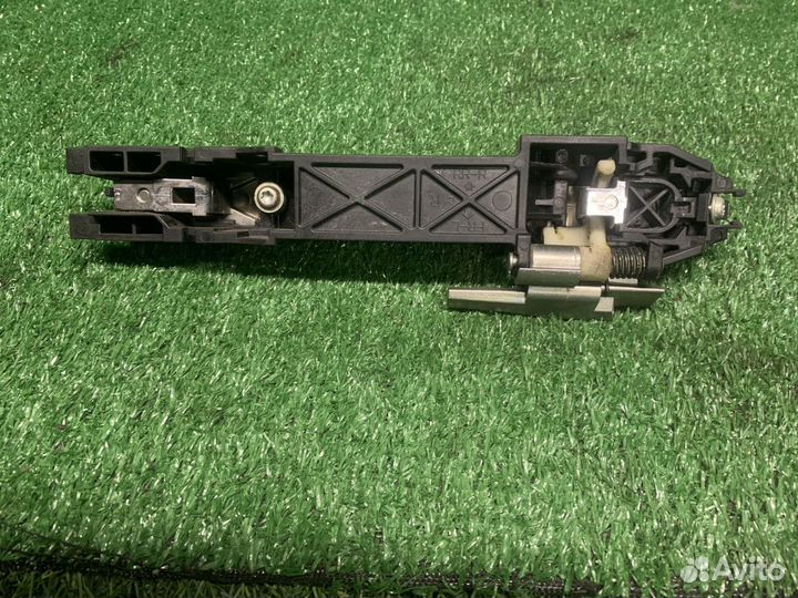 Pучка двери наружная для автомобиля Nissan Almera