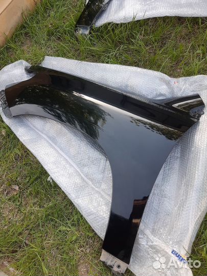 Крыло переднее левое toyota land cruiser 200