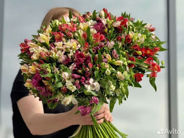 Букет из альстромерии