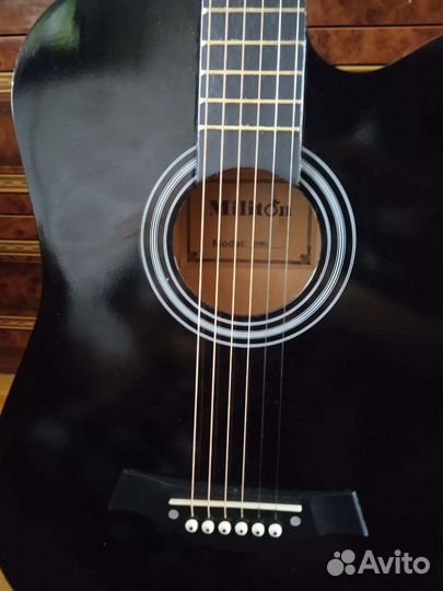Акустическая гитара